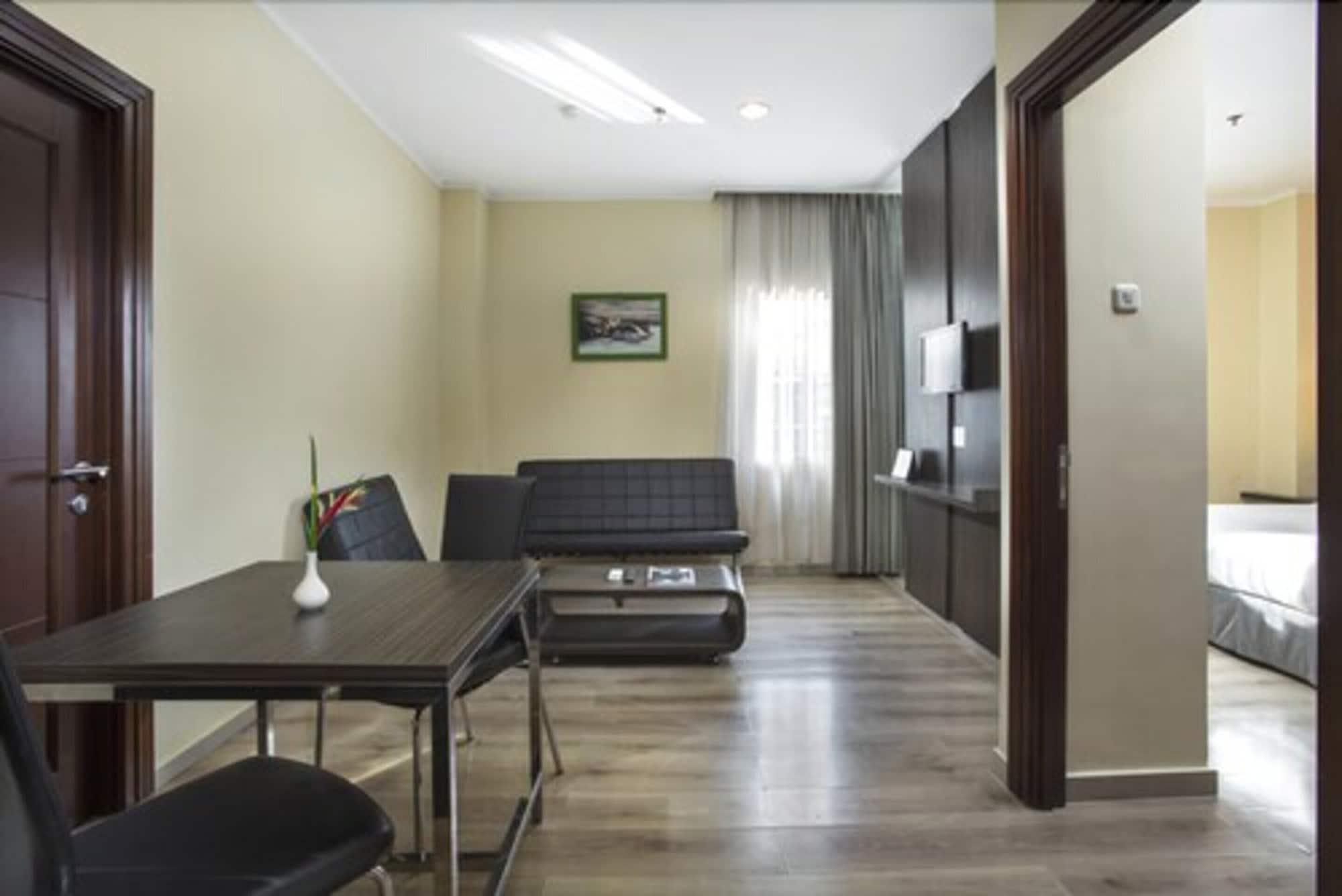 Lorin Sentul Hotel Bogor Exterior photo