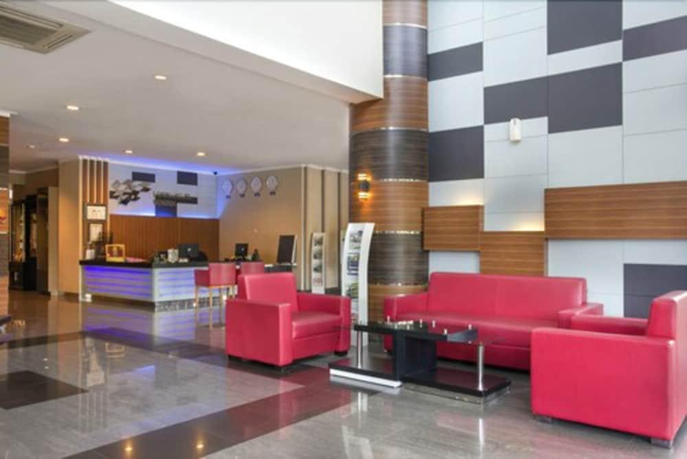 Lorin Sentul Hotel Bogor Exterior photo