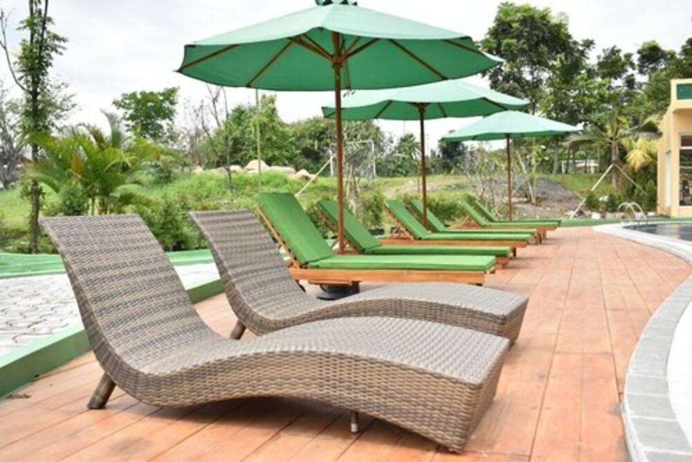 Lorin Sentul Hotel Bogor Exterior photo