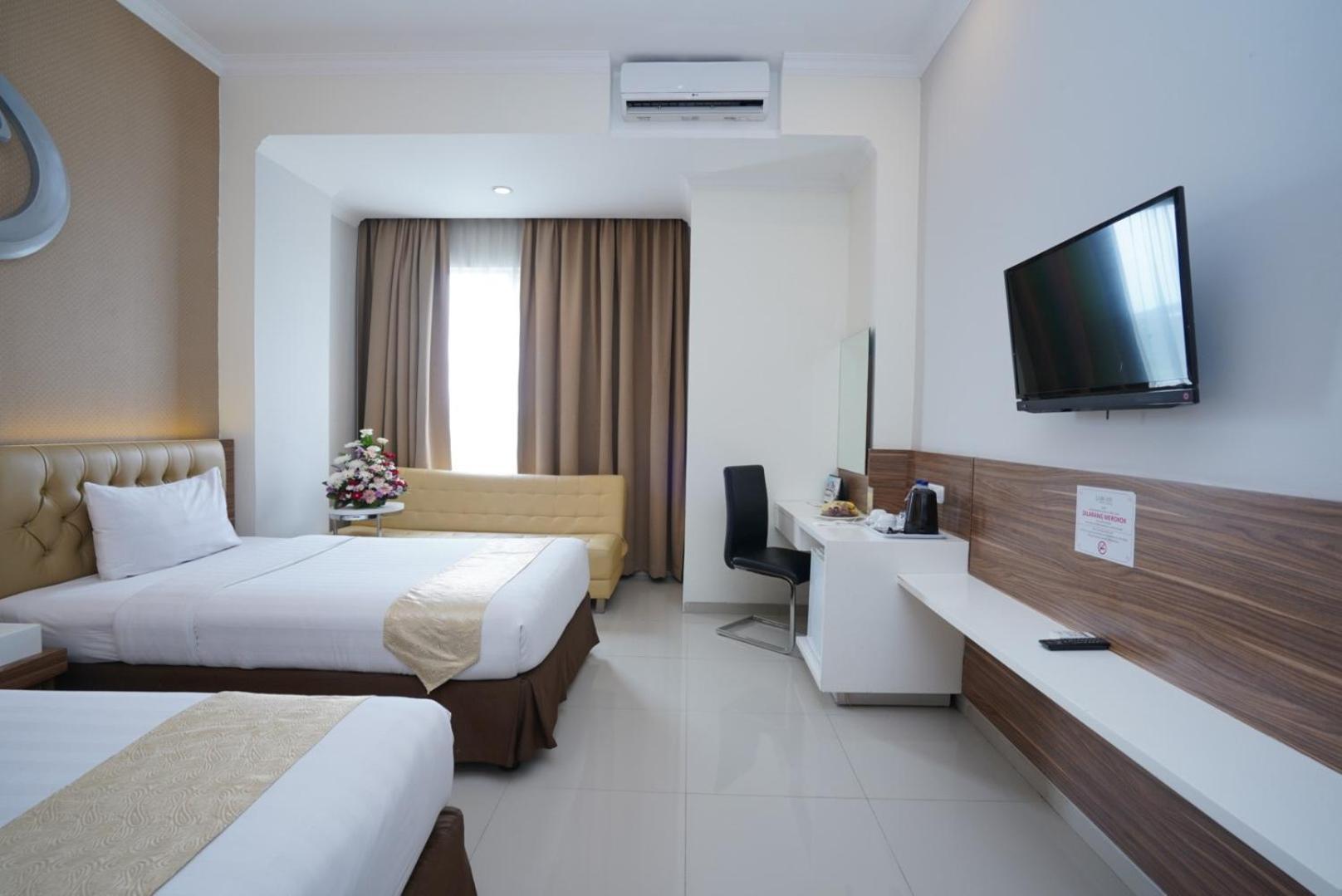 Lorin Sentul Hotel Bogor Exterior photo