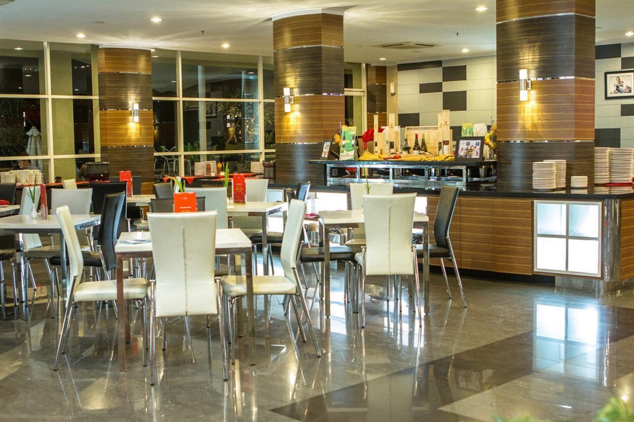 Lorin Sentul Hotel Bogor Exterior photo