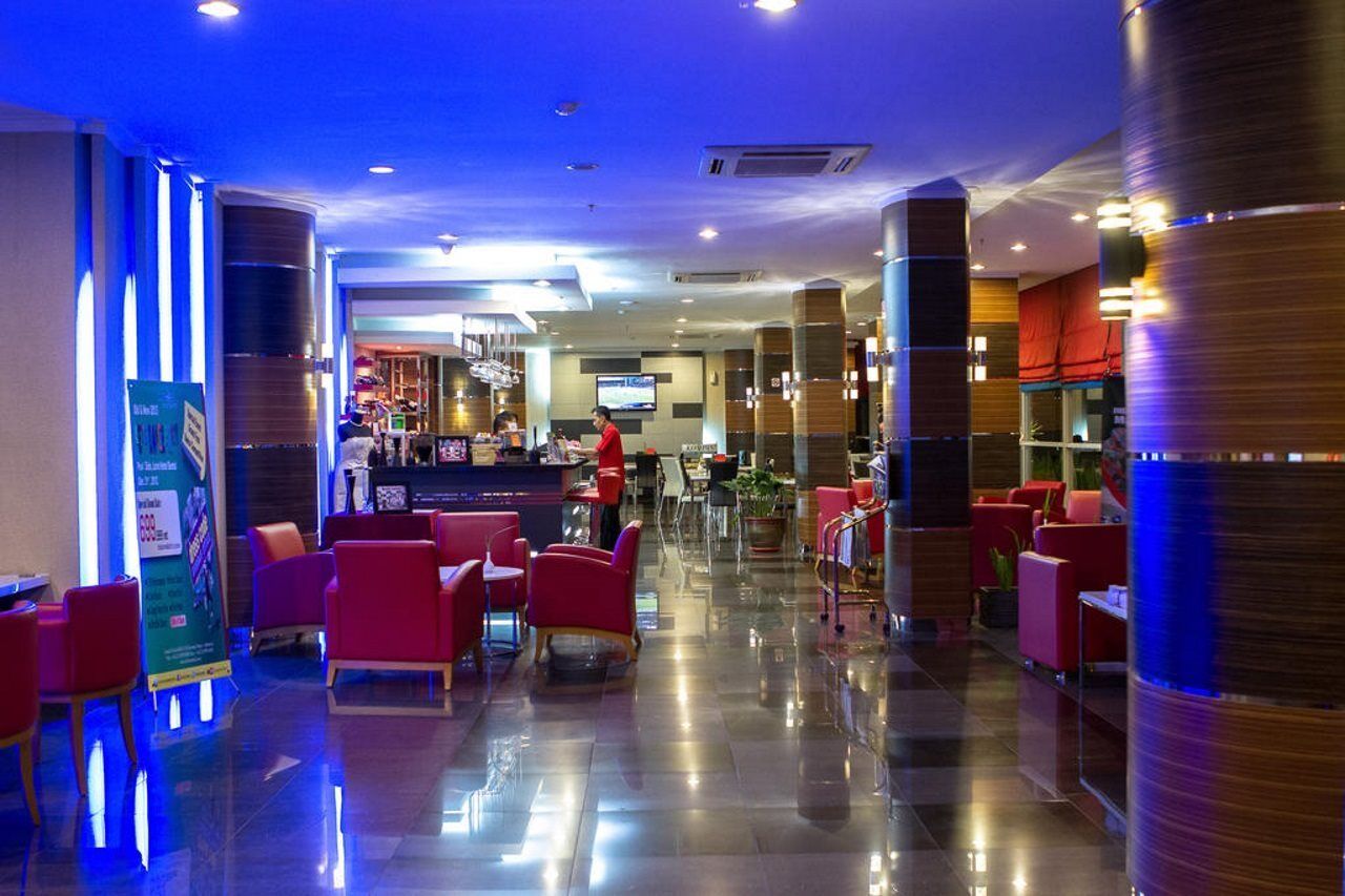 Lorin Sentul Hotel Bogor Exterior photo